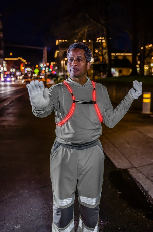 Coast Rechargeable Lighted Rope Vest - Image 4