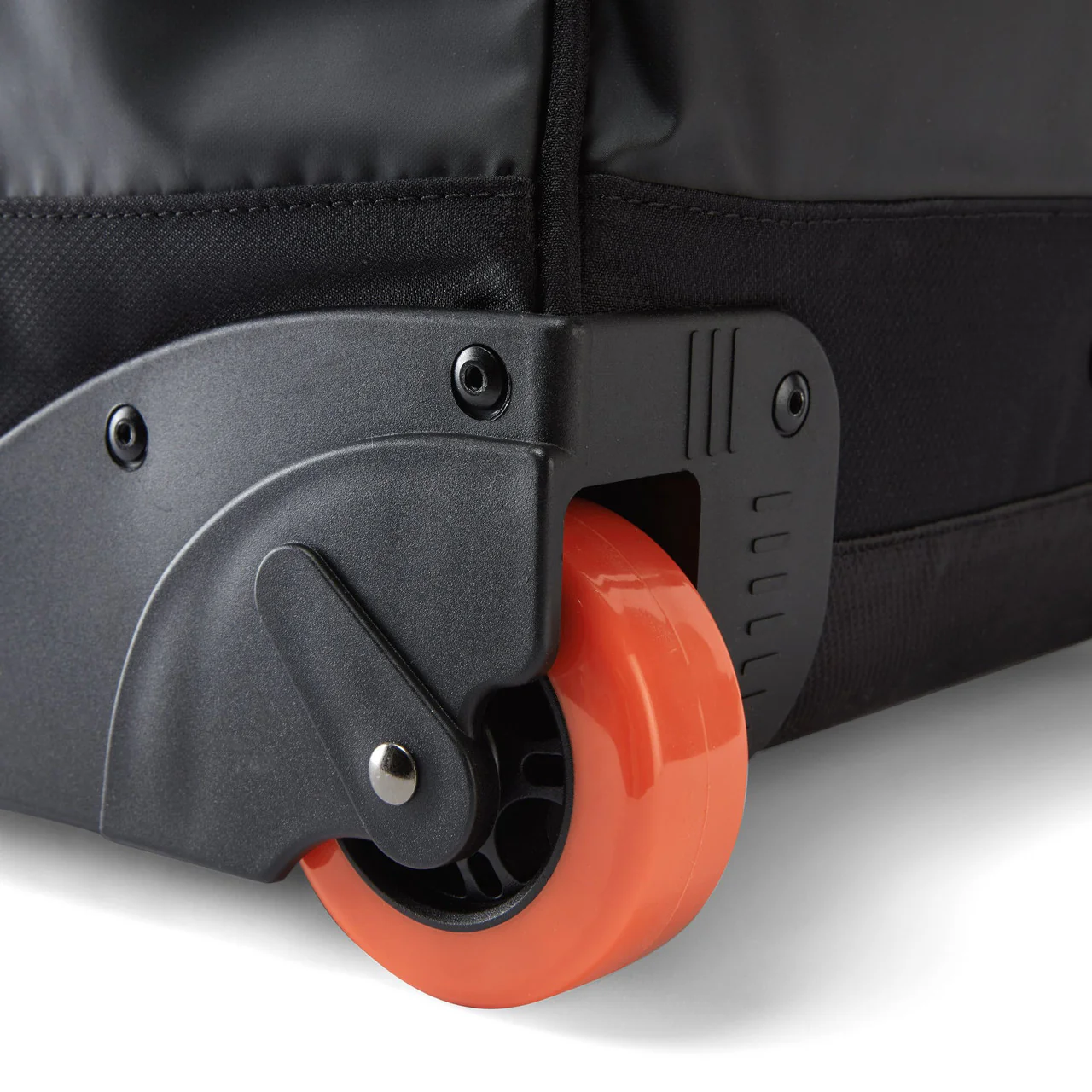 Gill 90L Rolling Cargo Bag - Image 3