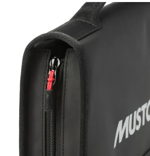 Musto Washbag - Image 5